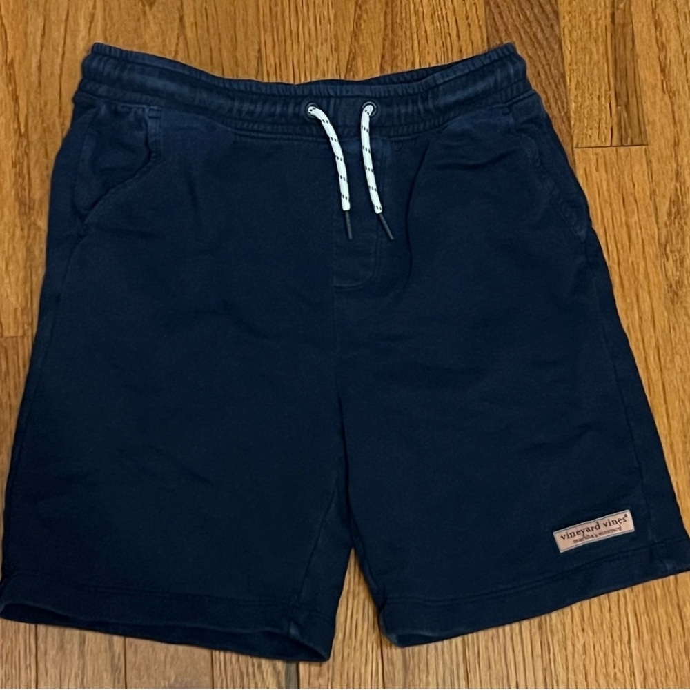 Boys vineyard Vines shorts